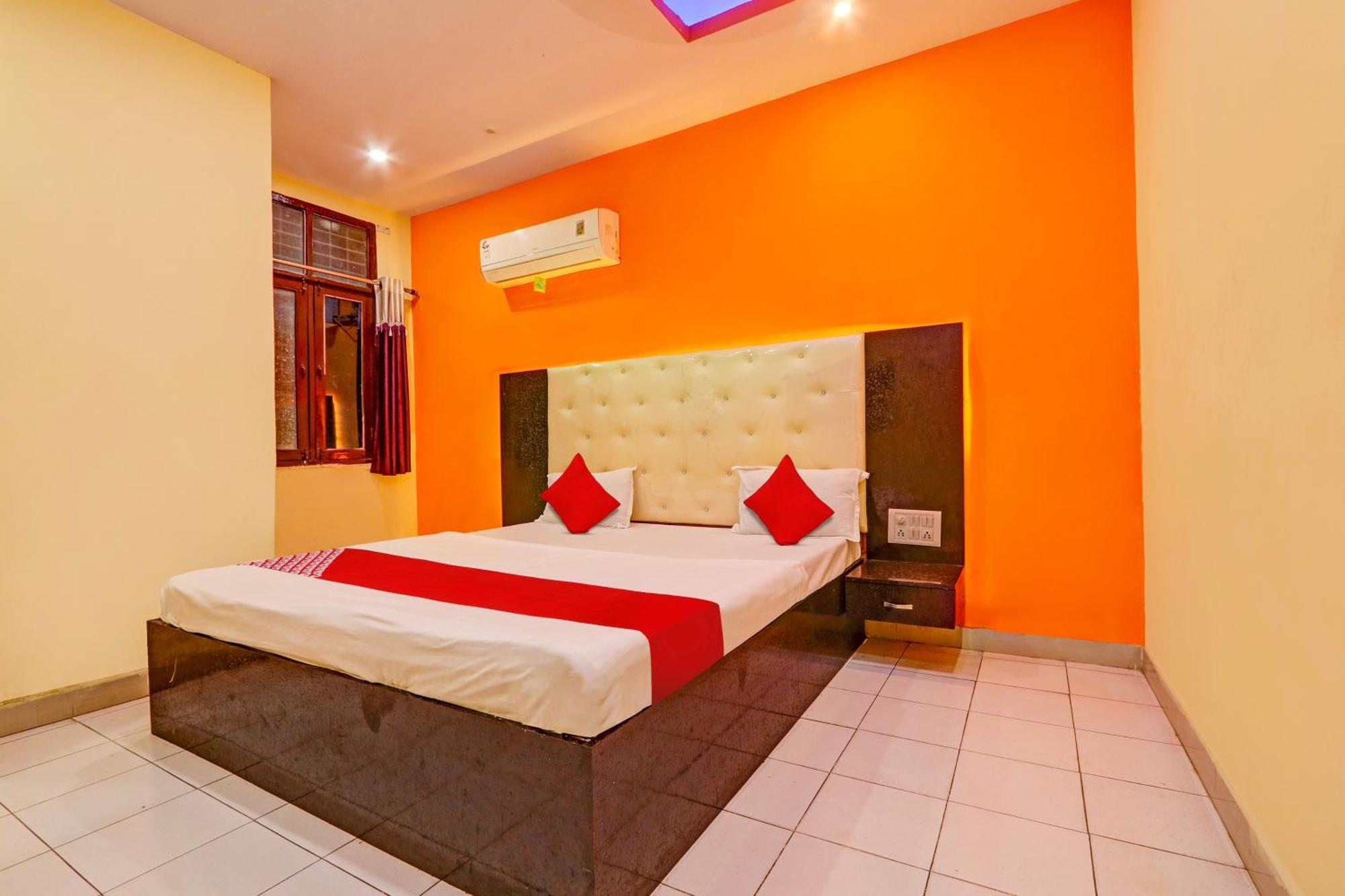 Nirmal  Oyo Flagship Hotel Samruddhi Lodge מראה חיצוני תמונה