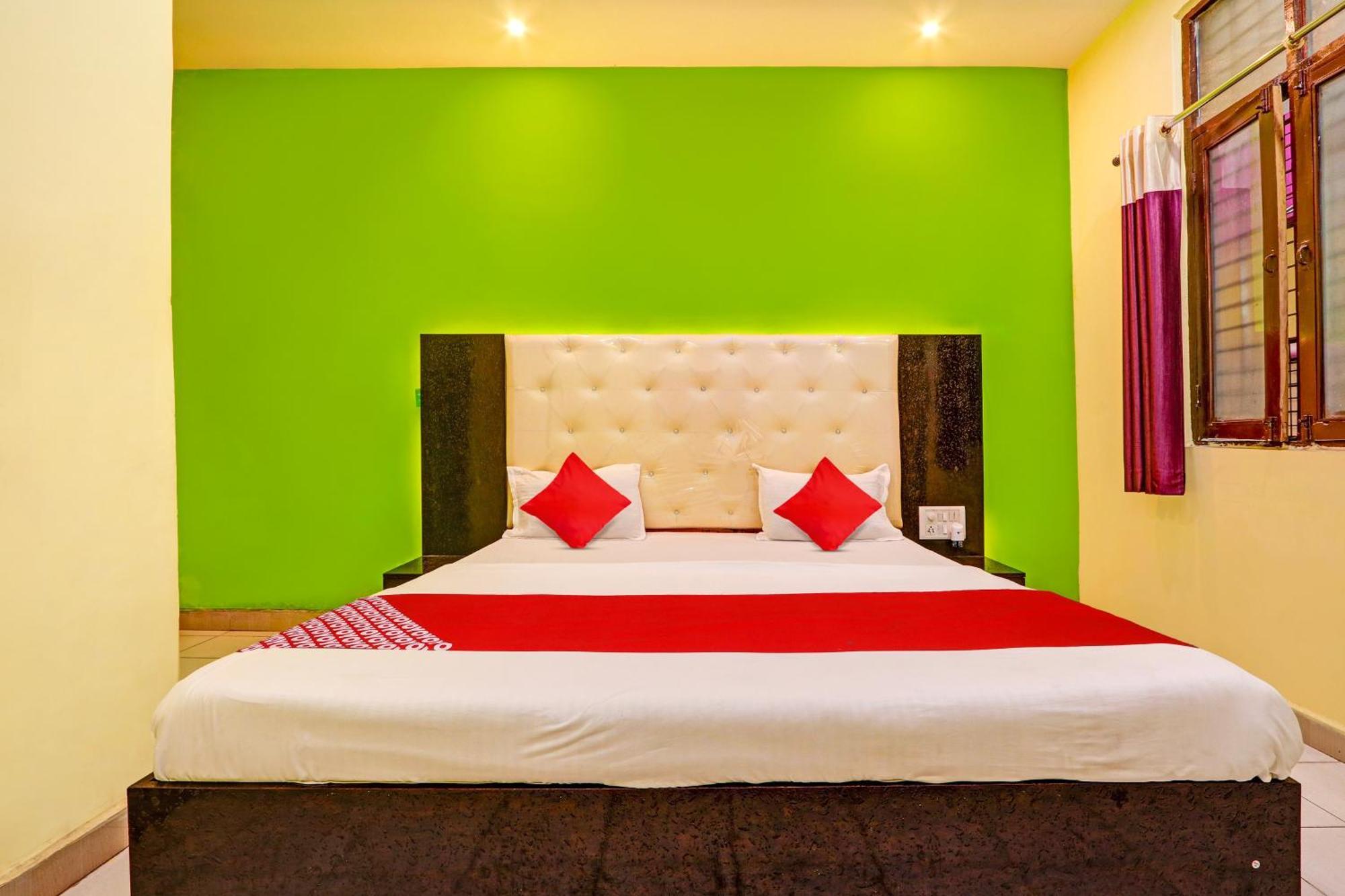 Nirmal  Oyo Flagship Hotel Samruddhi Lodge מראה חיצוני תמונה