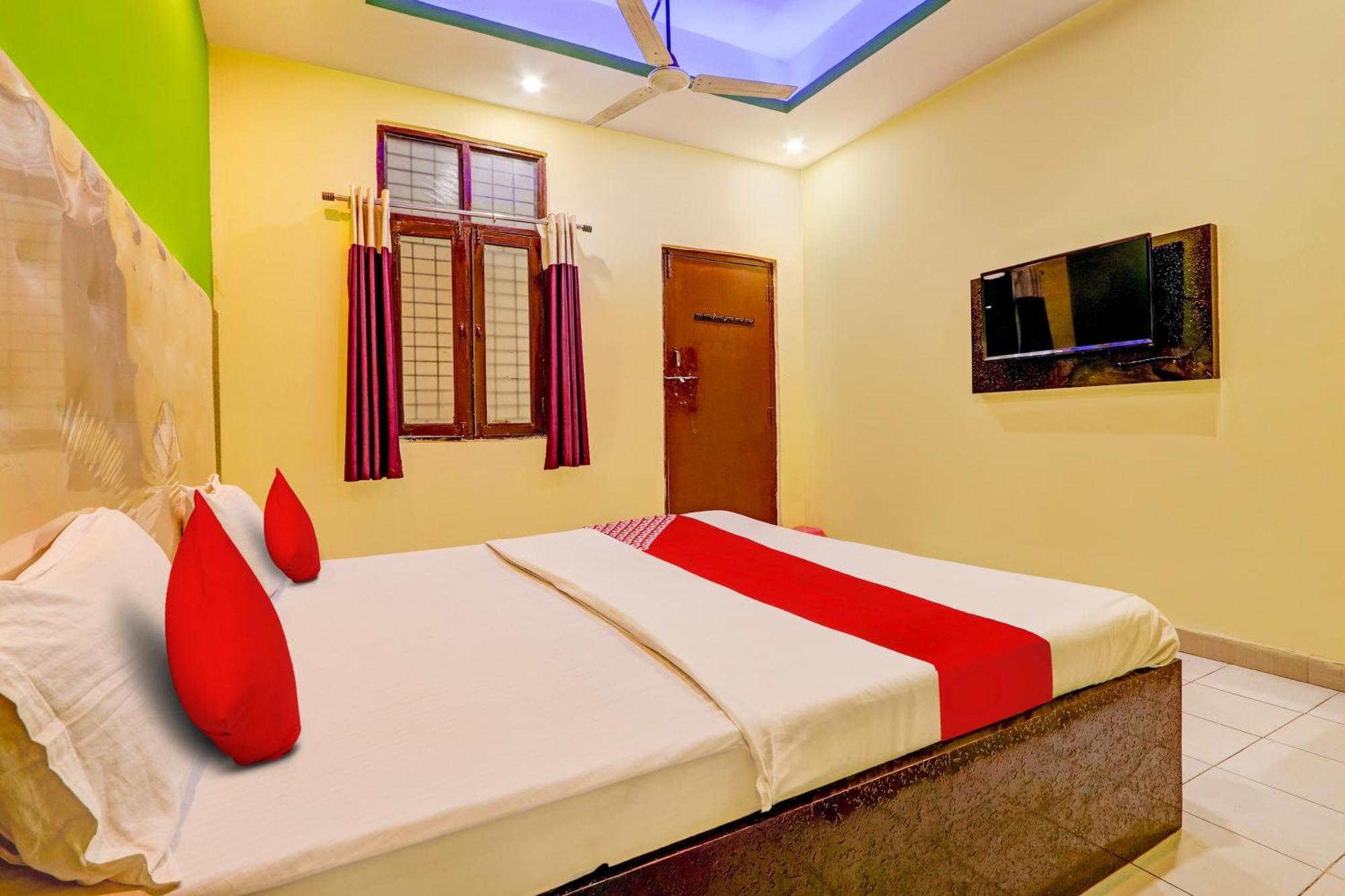 Nirmal  Oyo Flagship Hotel Samruddhi Lodge מראה חיצוני תמונה